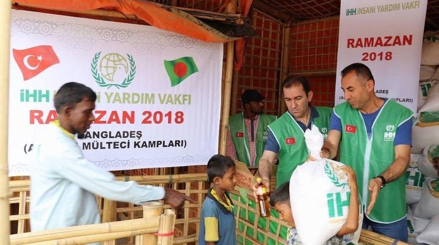 D&uuml;nya Mazlumlarının Y&uuml;z&uuml; İhh İle G&uuml;l&uuml;yor