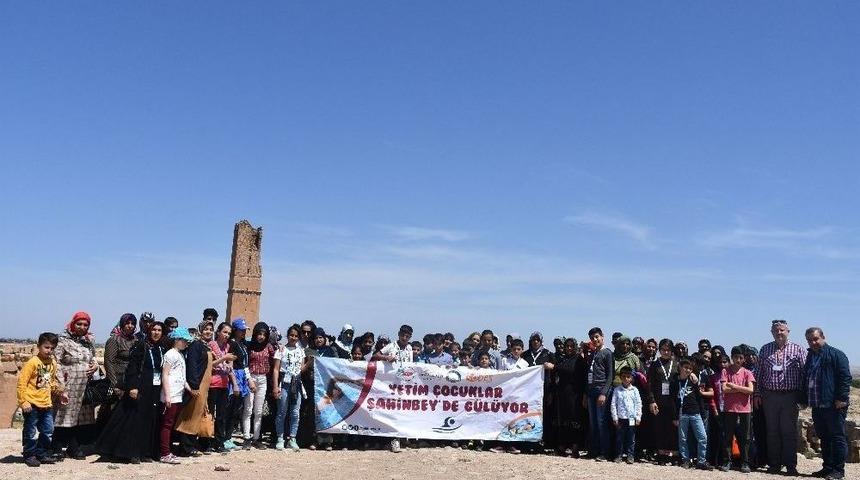 Yetimlerin Y&uuml;z&uuml; Şahinbeyle G&uuml;ld&uuml;