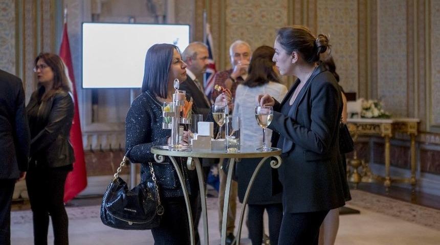 Avustralya B&uuml;y&uuml;kel&ccedil;isi İnnes-brown: " T&uuml;rkiye Ve Avustralya&rsquo;da İki Y&ouml;nl&uuml; Ticaret 1.7 Milyar Dolar"