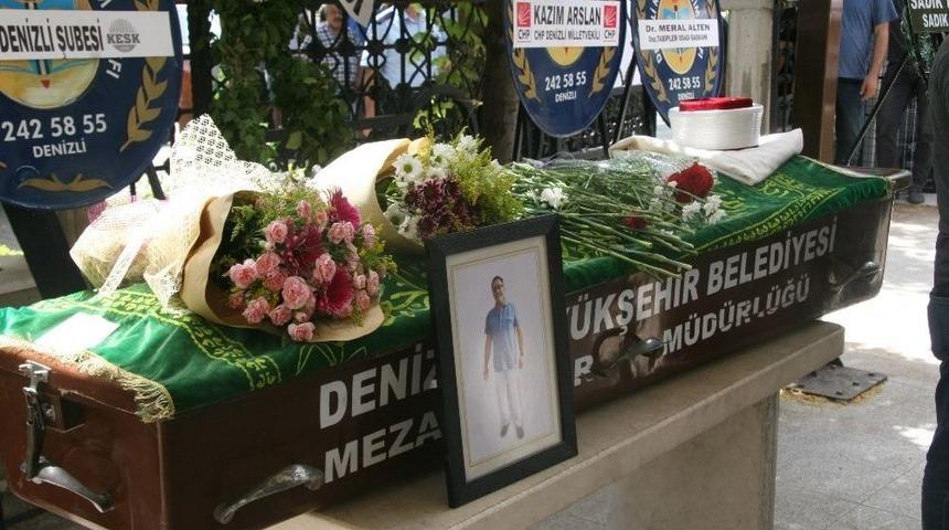 Kazada Ölen Diş Hekimi Toprağa Verildi