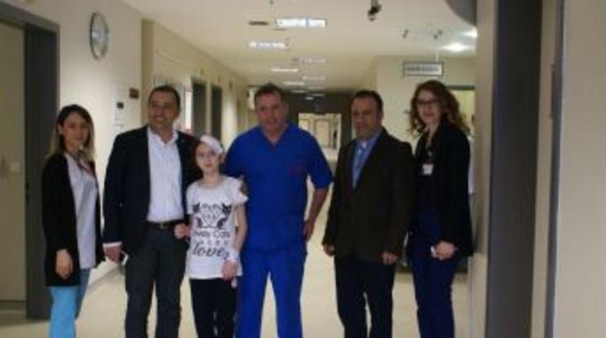 10 Yaşında Beyin Tümörü Olan Kız Sağlığına Kavuştu