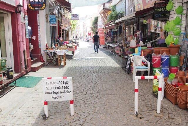 Barbaros Caddesi Gündüz, Sahil Ve Ayvalık Caddeleri Gece Trafiğe Kapatılıyor