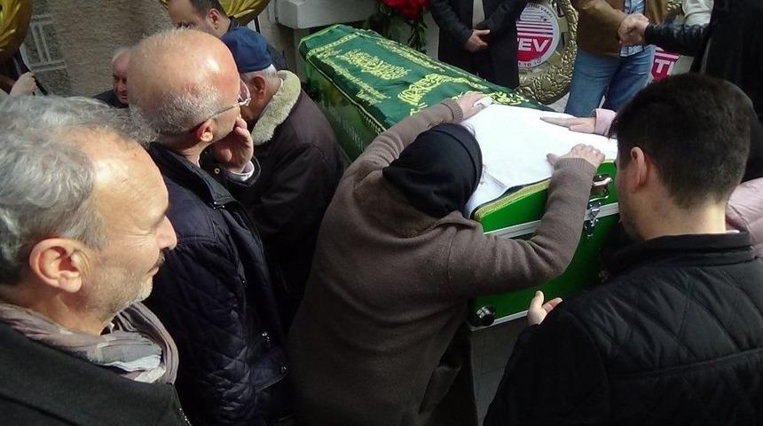 Kazada &Ouml;len İş&ccedil;inin Annesinin Feryadı Y&uuml;rekli Dağladı