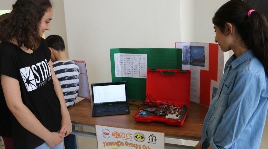 &Ccedil;ocukların Projesi &Uuml;niversitede Sergilendi