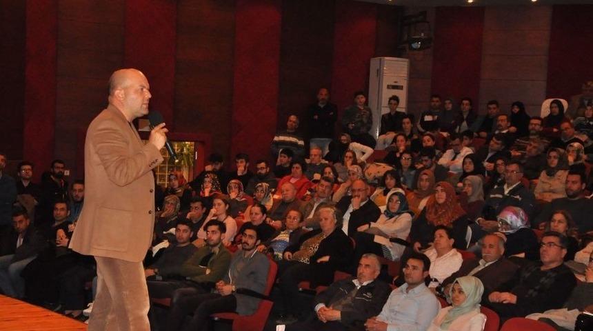 Tarih&ccedil;i Yazar Uğurluel&rsquo;e Nazilli&rsquo;de B&uuml;y&uuml;k İlgi