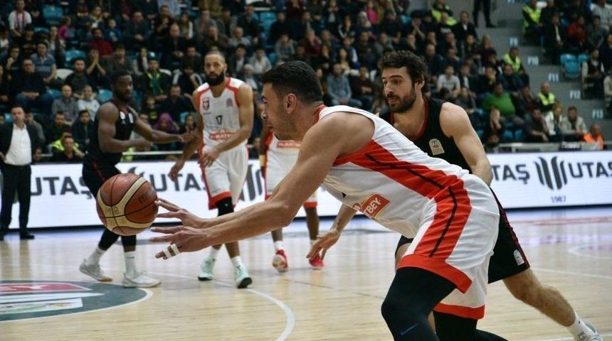 Tahincioğlu Basketbol S&uuml;per Ligi: Muratbey Uşak: 67 - Gaziantep Basketbol: 75