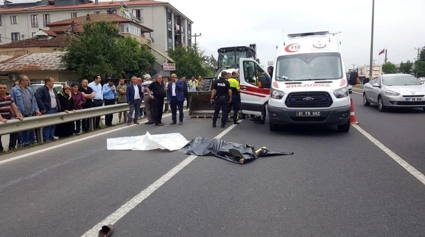 İş Makinesinin Altına Kalan Adam Hayatını Kaybetti