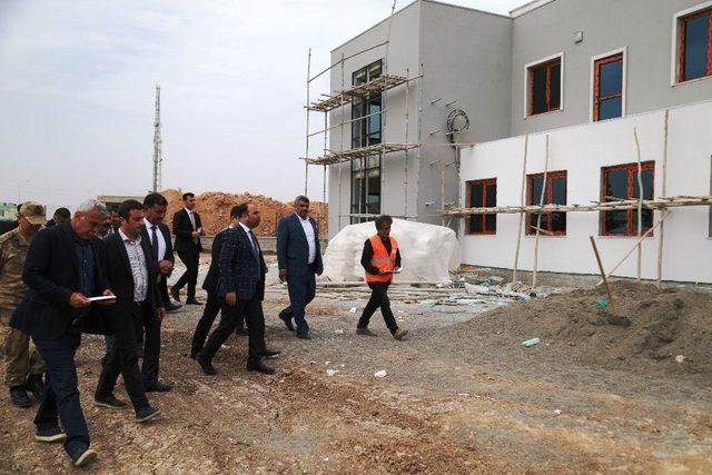 Harran’da Semt Pazarı Ve Otopark Çalışmaları Sürüyor