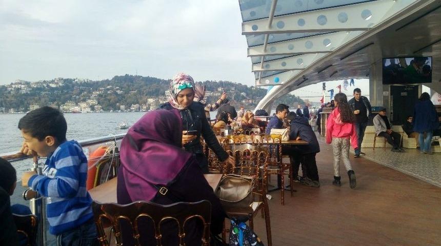 &Uuml;sk&uuml;dar&rsquo;da Engelli Vatandaşlara Boğaz Turu