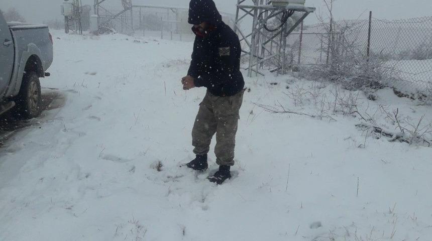 Karab&uuml;k&rsquo;te Y&uuml;ksek Kesimler Beyaza B&uuml;r&uuml;nd&uuml;