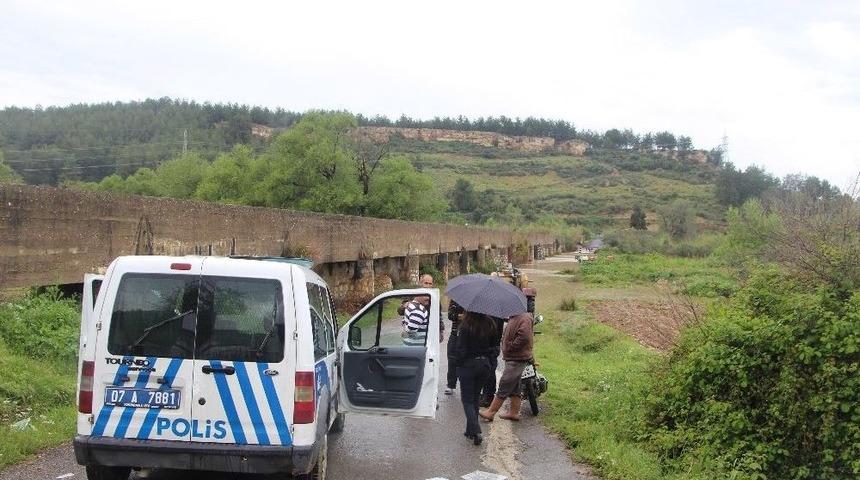 Antalya&rsquo;da Dereye D&uuml;şen Gen&ccedil; Kız İtfaiye Ekipleri Tarafından Kurtarıldı