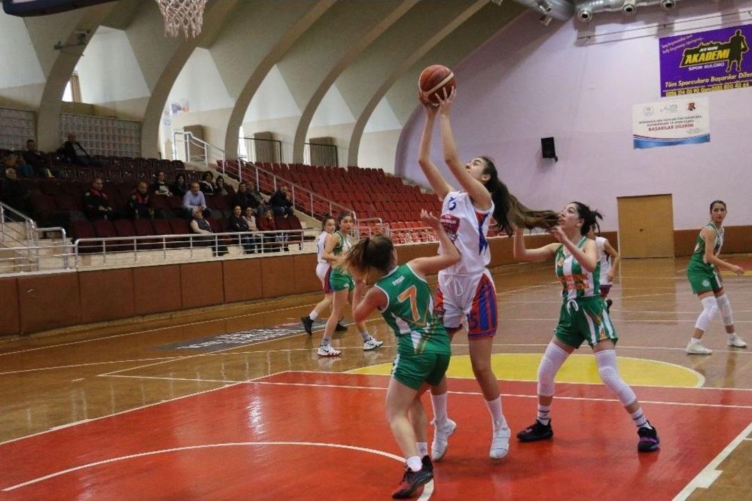 Aydın&rsquo;da Basketbol B&ouml;lge Şampiyonası Tamamlandı