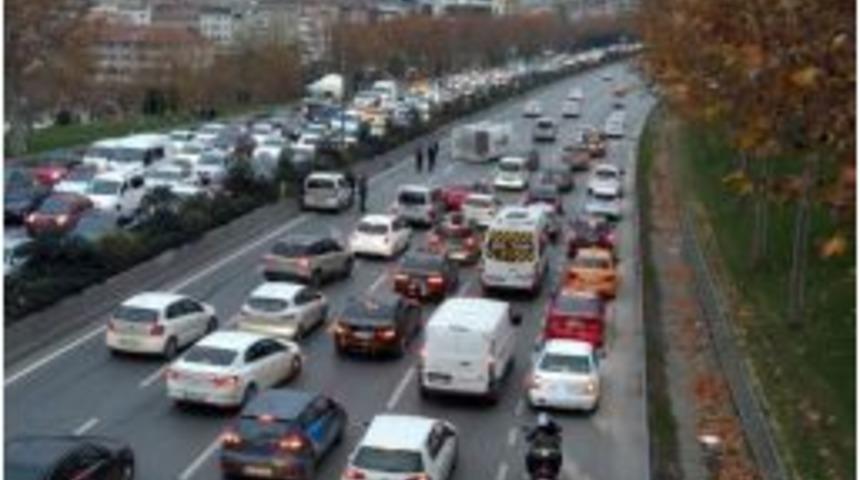 Tem Bağlantı Yolunda Midib&uuml;s Devrildi