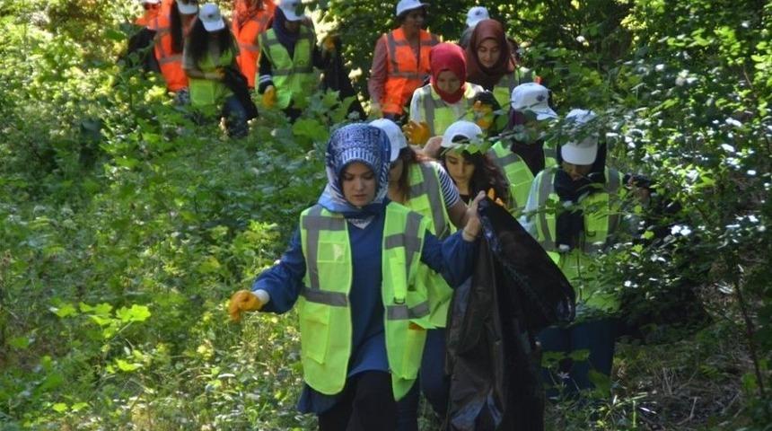 Temiz &Ccedil;evre İ&ccedil;in İzmaritler Toplandı