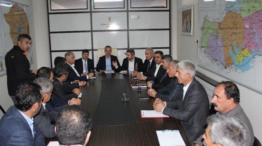 Milletvekilleri Muhtarlar Ve T&uuml;t&uuml;n &Uuml;reticileriyle Bir Araya Geldi