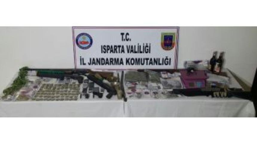 Isparta&rsquo;da Uyuşturucu Operasyonu: 13 G&ouml;zaltı
