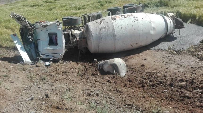 Beton Mikseri Devrildi:1 Yaralı