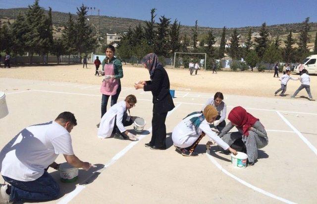 Üniversite Öğrencilerinden “okulumuzu Güzelleştirelim Etkinliği”