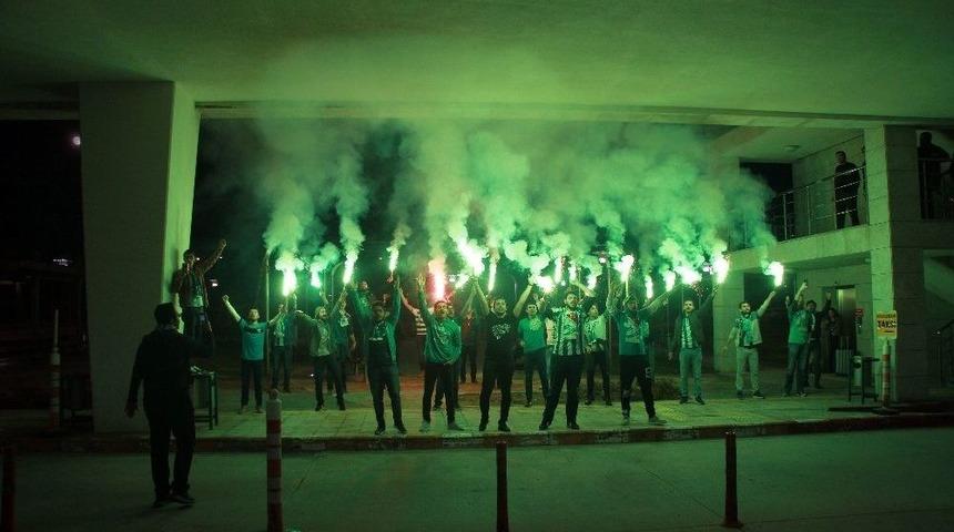 Bursaspor&rsquo;a Konya&rsquo;da Coşkulu Karşılama
