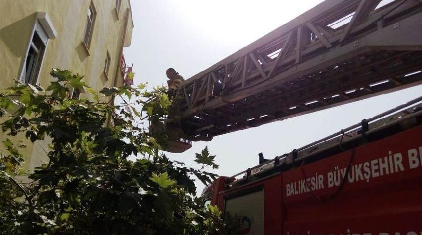 Emekli Polis Evinde &Ouml;l&uuml; Bulundu