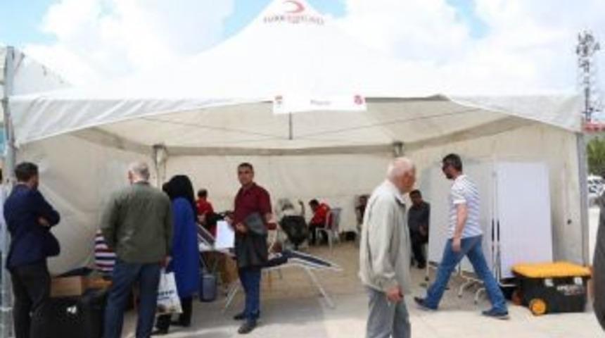 Kırşehir Ae&uuml;&rsquo;sinden Kızılay&rsquo;a 395 &Uuml;nite Kan Bağışı