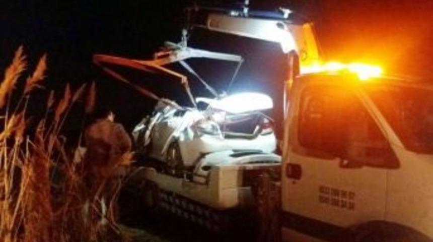Erzincan Da Trafik Kazası: 2 &Ouml;l&uuml;, 2 Yaralı