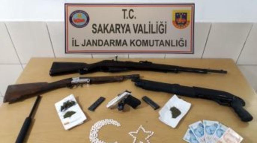Sakarya&rsquo;da 180 Adet Uyuşturucu Hap Ele Ge&ccedil;irildi