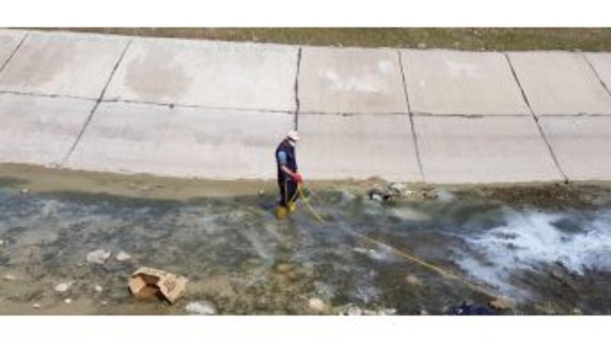 Haşere Ve Sineklere Karşı Aralıksız İla&ccedil;lama Yapılıyor