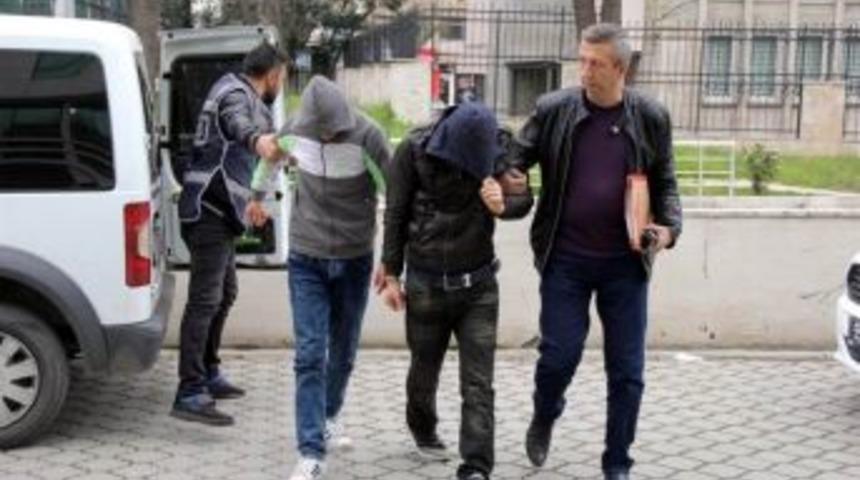 G&uuml;m&uuml;ş&ccedil;&uuml;y&uuml; Soyup Pavyonda Yakalanan Hırsızlar Serbest Bırakıldı