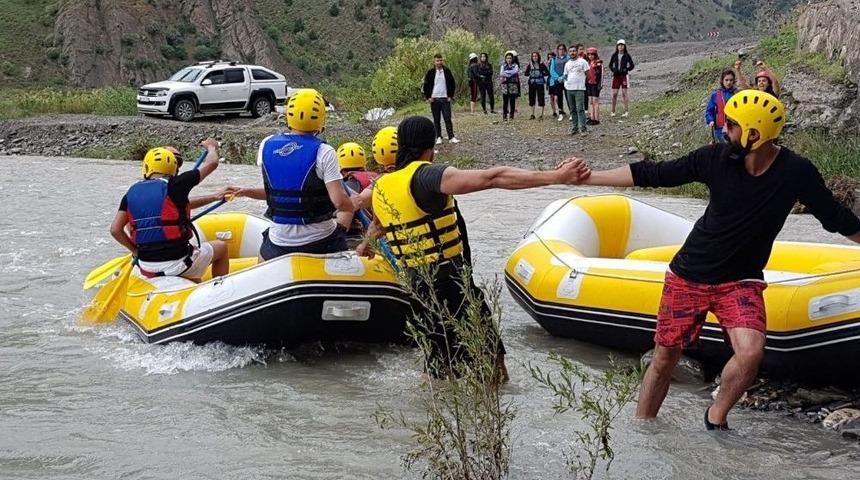 Hakkari Rafting Takımı Tunceli Yolcusu