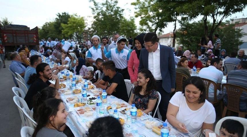 Başkan Subaşoğlu, İl&ccedil;e Sakinleri İle İftarda Bir Araya Geldi