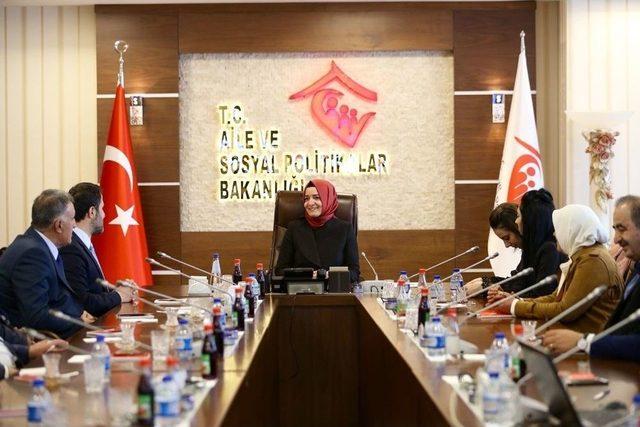 Ak Parti Hakkari Heyeti Ankara’dan Ziyaretlerde Bulundu