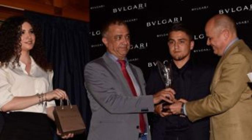 Cengiz &Uuml;nder&rsquo;e En Başarılı Yabancı Oyuncu &Ouml;d&uuml;l&uuml;