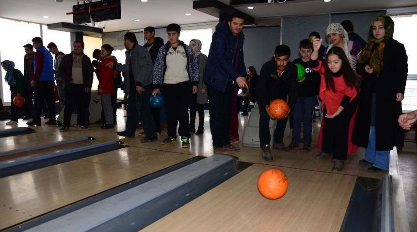 Muş&rsquo;ta Engellilerin Bowling Heyecanı