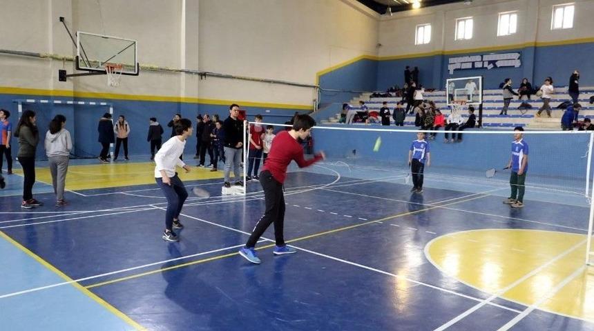 Badminton Turnuvasında Kupalar Sahiplerini Buldu