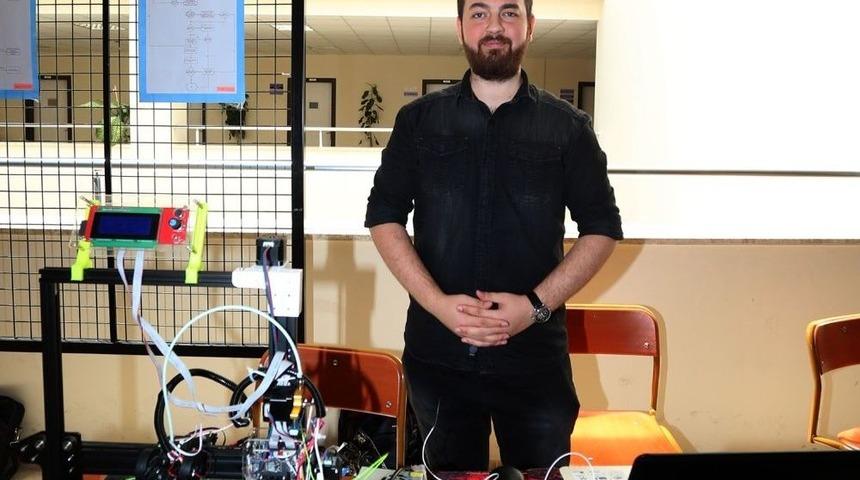 Pa&uuml; &Ouml;ğrencisi 3d Yazıcı Yaptı