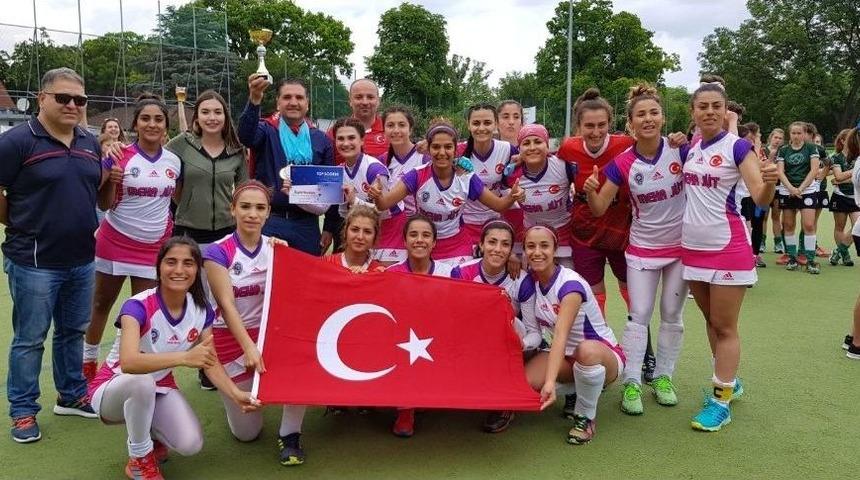 Hokeyin Sultanları Tarihi Skorla Avrupa Şampiyonu Oldu