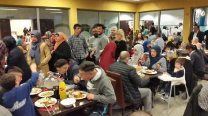 Gurbet&ccedil;iler İftar Programında Bir Araya Geldi