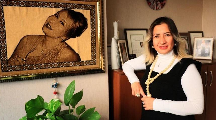 Şarkıcı Avukat Anne, &Ouml;len Otizmli Evladına Klip &Ccedil;ekti