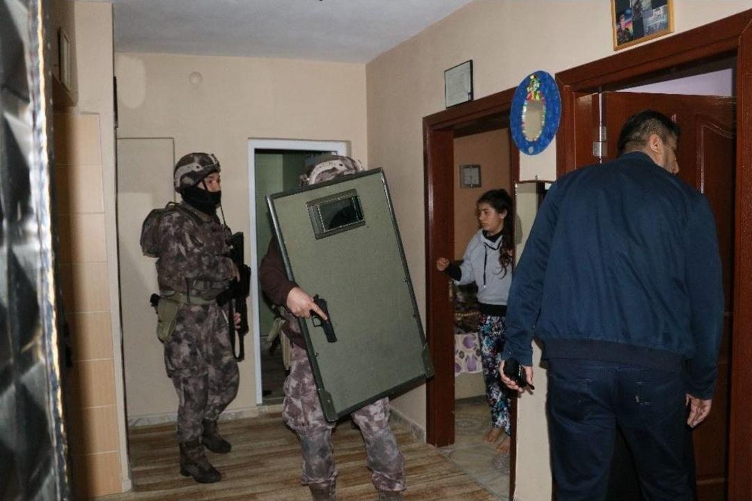 Adana&rsquo;da Pkk/kck Operasyonu: 33 G&ouml;zaltı