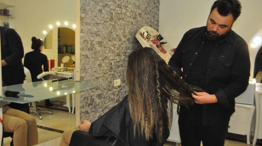 Batmanlı Kuaf&ouml;rden Engelli Kadınlara &Uuml;cretsiz Hizmet