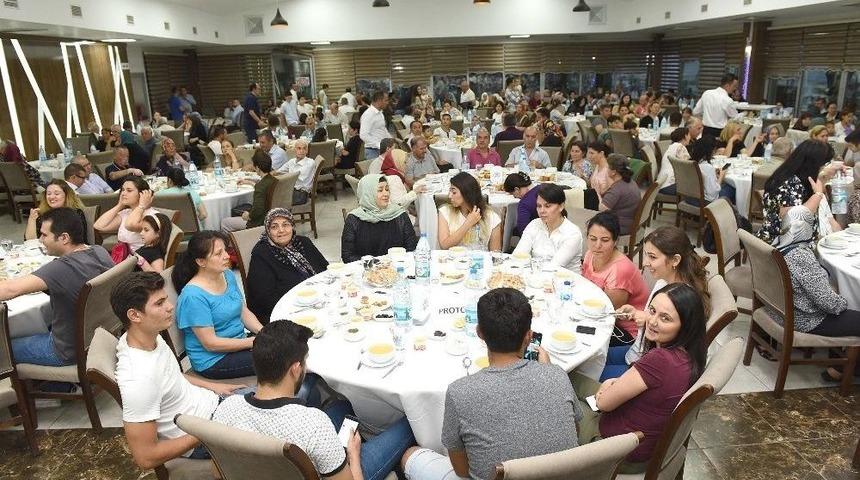 Başkan Yılmaz, İzmir&rsquo;de Balıkesirliler İle Buluştu