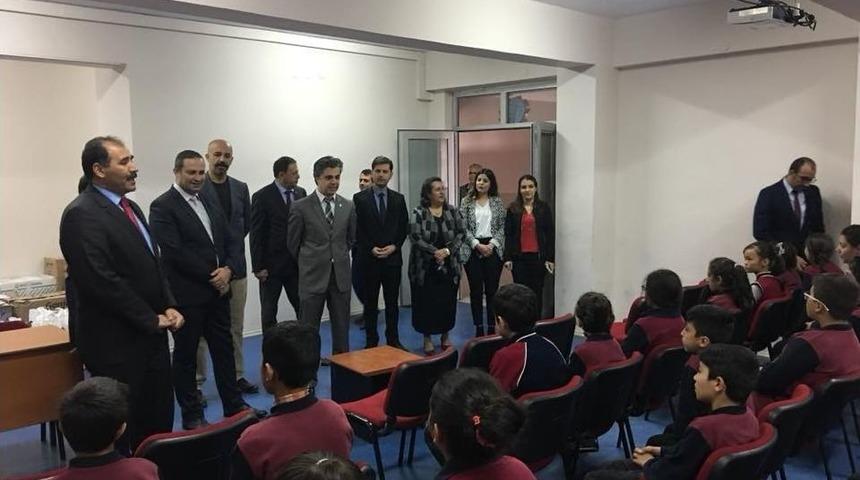 "&uuml;ş&uuml;yen Eller Kalem Tutamaz" Projesi &Ccedil;ocukları Sevindirdi