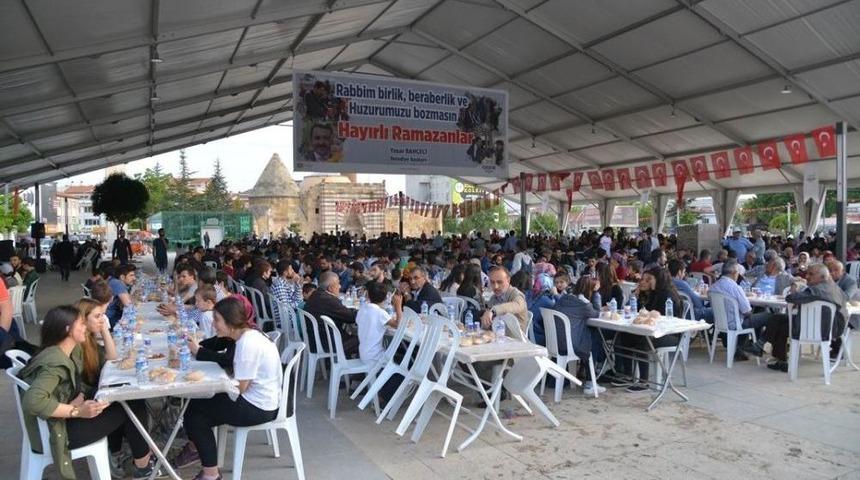 Belediye&rsquo;den 2 Bin Kişiye Aynı Anda İftar