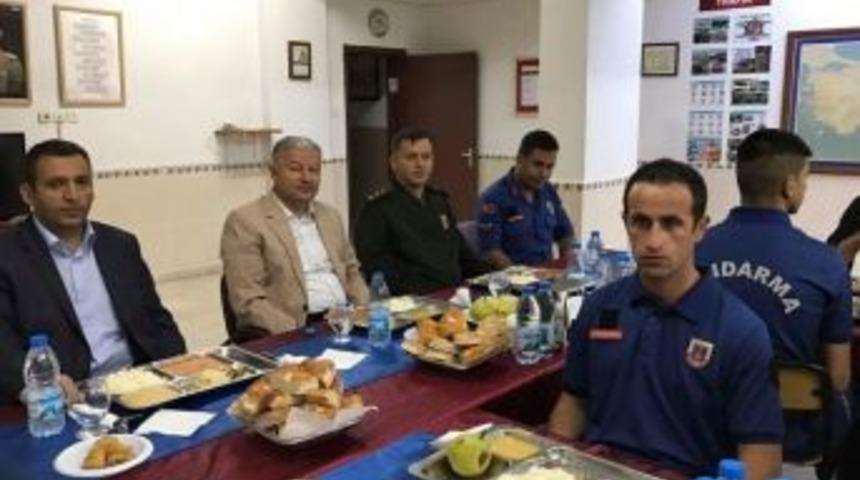 Kaymakam Duru, Mehmet&ccedil;ik İle İftar A&ccedil;tı