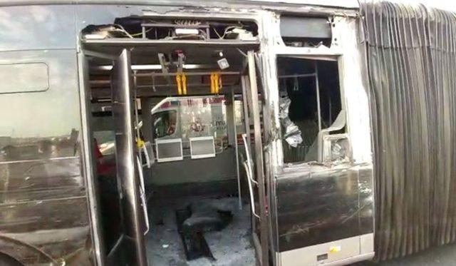 Sefaköy’de Metrobüs Kazası: 14 Yaralı