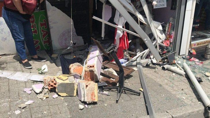 (özel) Sarıyer’de Kontrolden Çıkan Lüks Otomobil İş Yerine Daldı G1