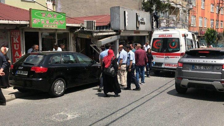 (özel) Sarıyer’de Kontrolden Çıkan Lüks Otomobil İş Yerine Daldı G2