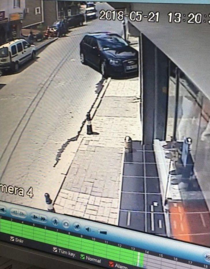 (özel) Sarıyer’de Kontrolden Çıkan Lüks Otomobil İş Yerine Daldı G5