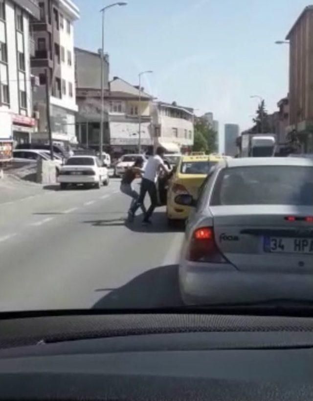 (özel) İstanbul’da Taksici Dehşeti Kamerada